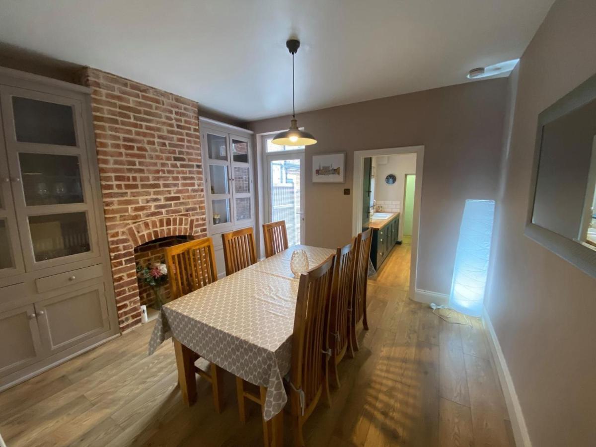 Luxurious 3 Bedroom House With Permit Parking Норвич Экстерьер фото