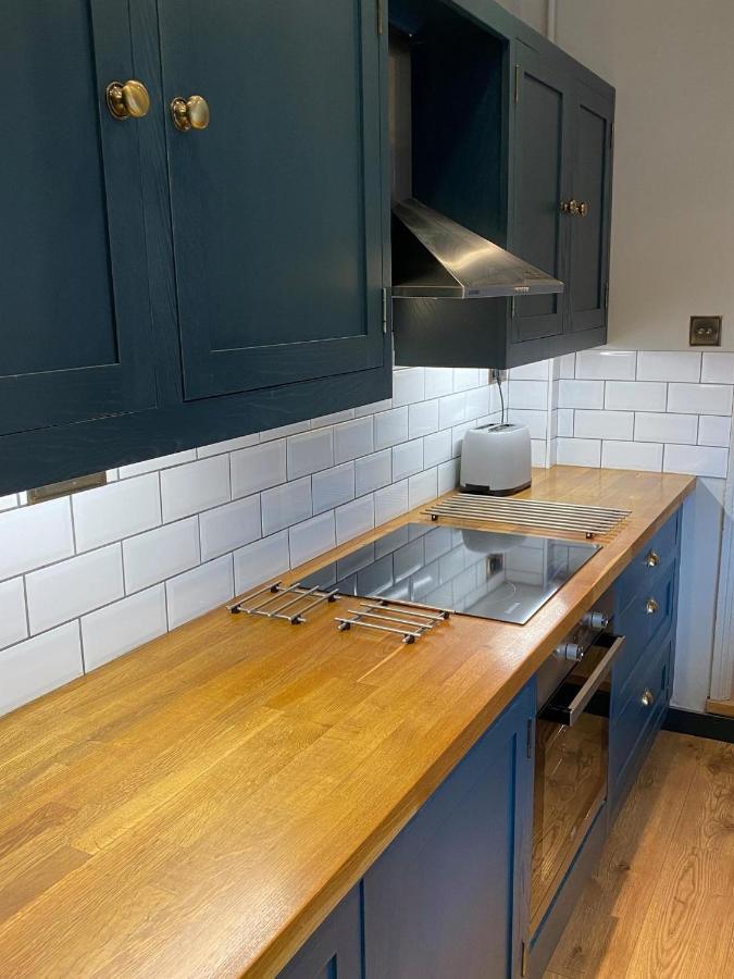 Luxurious 3 Bedroom House With Permit Parking Норвич Экстерьер фото