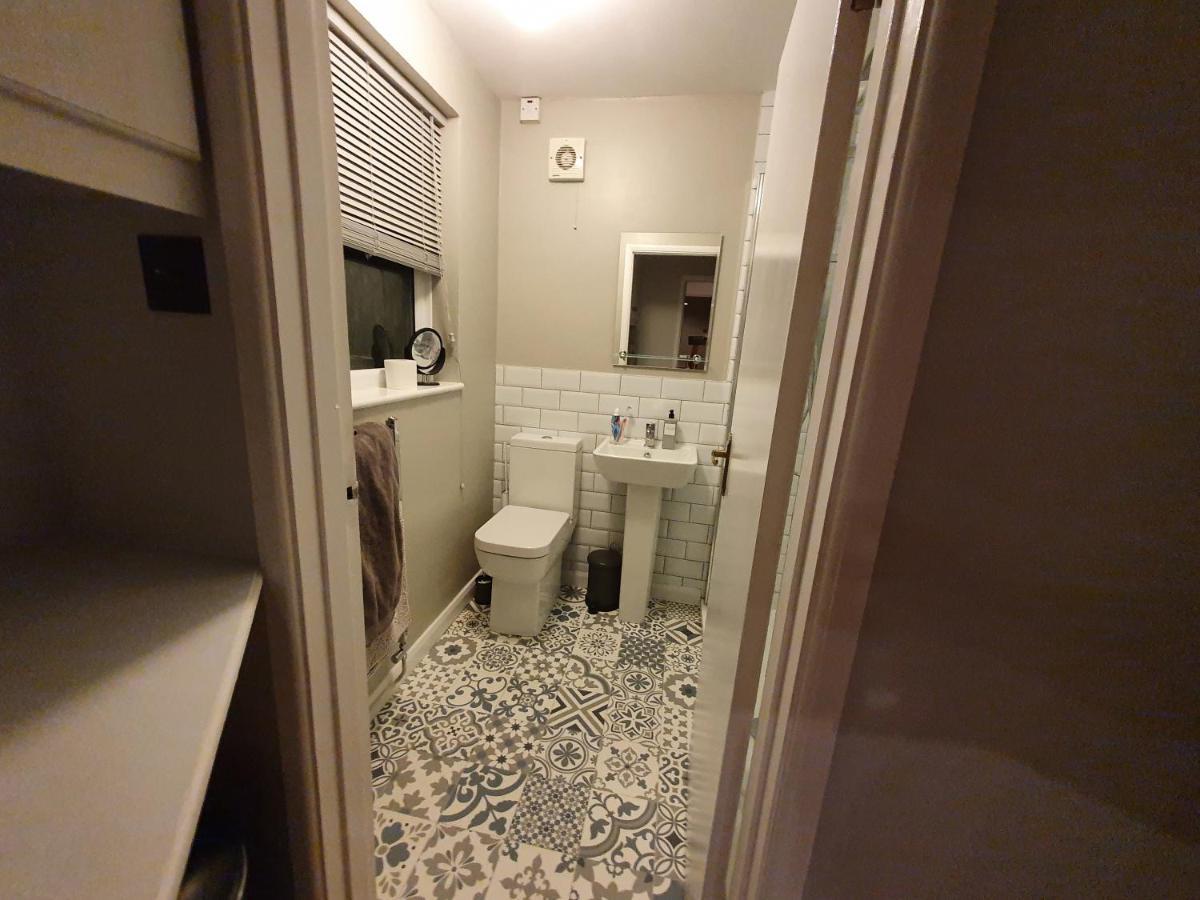 Luxurious 3 Bedroom House With Permit Parking Норвич Экстерьер фото